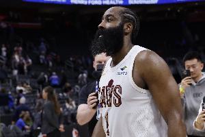 哈登季后赛失误数超越奥尼尔 升至NBA历史第三!配图