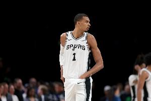 苏群:文班正彻底改变比赛&对手深感无力 NBA或为他修改规则配图